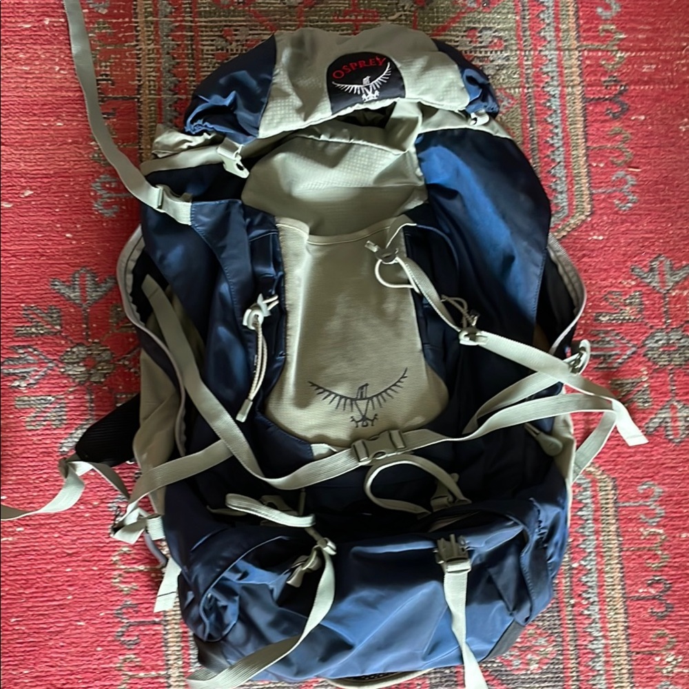 Osprey Navy and Tan Women’s Backpack | Like New, Used 1x Airscape | Kestral